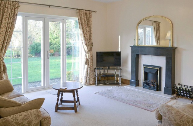 3 bedroom accommodation in Cumwhinton, Carlisle