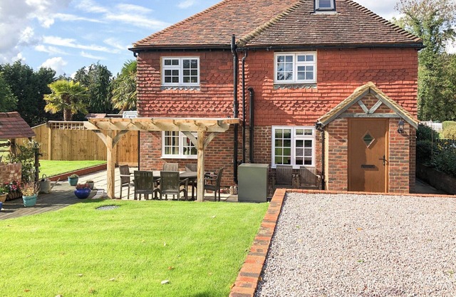 3 bedroom accommodation in Horsham