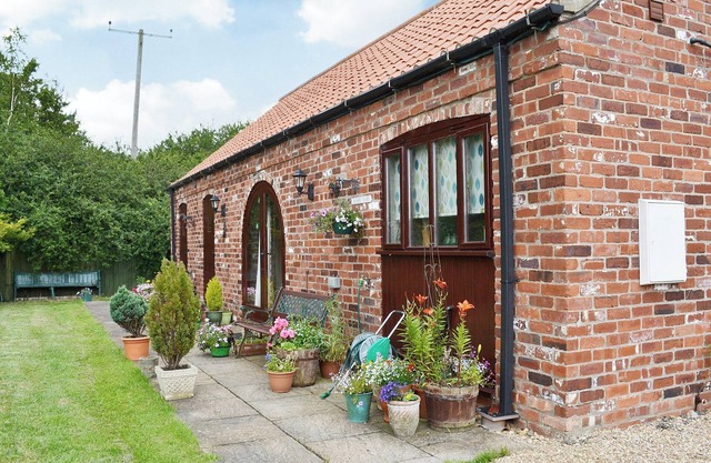 3 bedroom accommodation in Laytham, near York