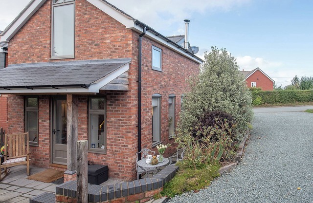 3 bedroom accommodation in Forden