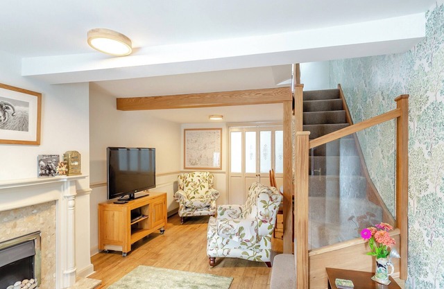 3 bedroom accommodation in Rawcliffe, near Goole