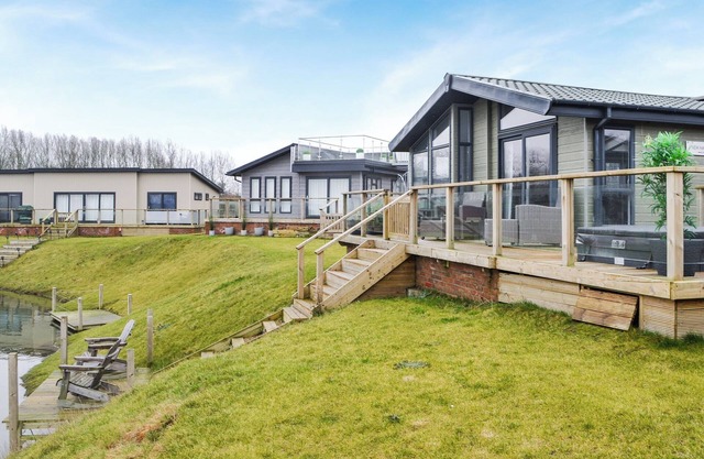 3 bedroom accommodation in Routh