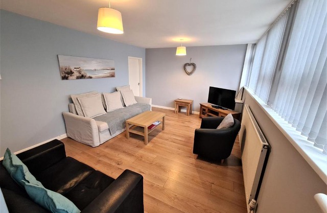 3 Bedroom Apartment Coventry - Hosted by Coventry Accommodation