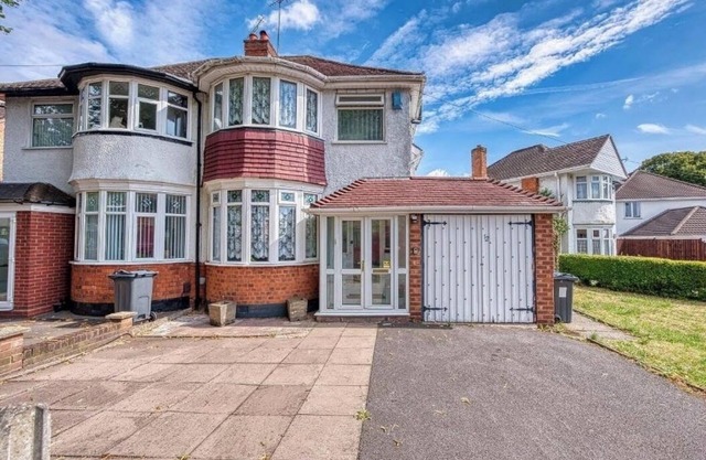 3-bedroom apartment in awesome Birmingham with WiFi