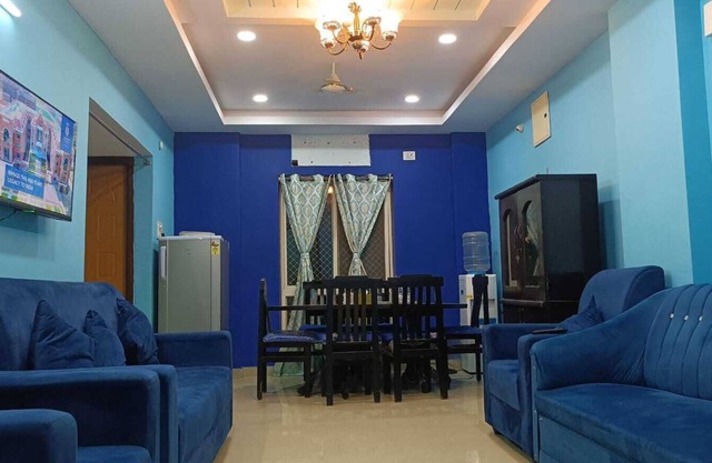 3-bedroom apartment in charming Hyderabad with WiFi, AC and private parking