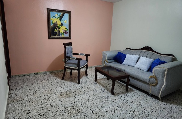 3-Bedroom Apartment (Suitable for Families and Work Groups)