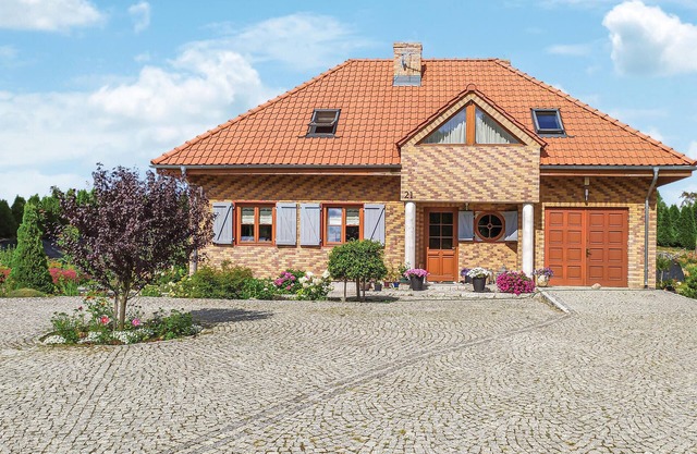 3 bedroom awesome home in Gardna Wielka