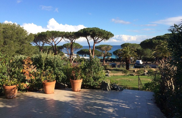3 bedroom bungalow 100m from the beach