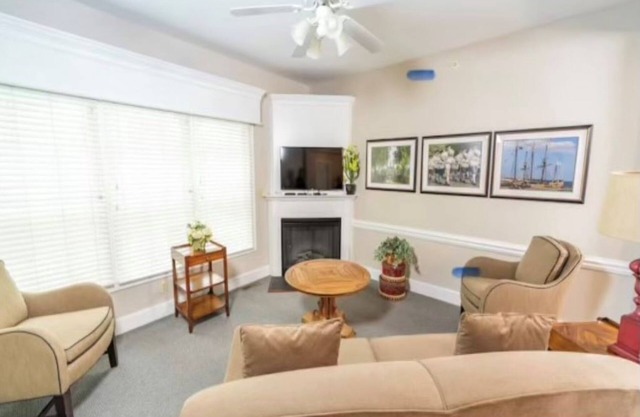3-bedroom condo in beautiful Williamsburg with lots of amenities