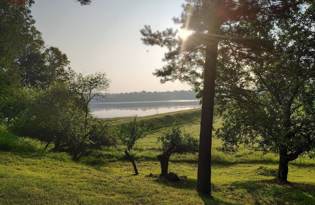 3- bedroom home on the river10 min. from town also have identical 1818034 ID #