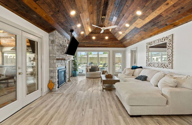 3 Bedroom Home with Pool