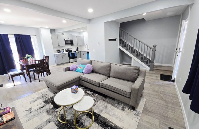 3-Bedroom House Close to Pacific University