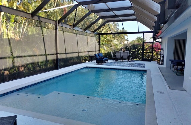 3-bedroom house close to beach with screened-in pool on tropical Marco Island