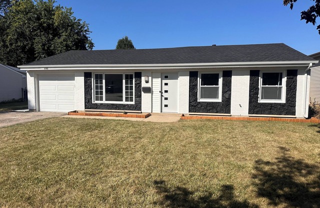 3-bedroom house in fantastic Hanover Park with AC, WiFi. Enjoy your stay
