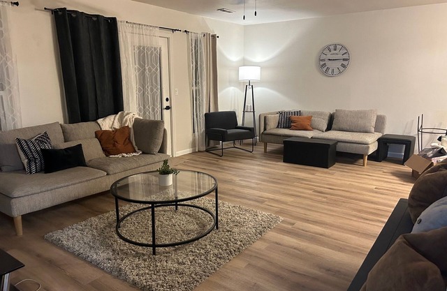 3-bedroom house in peaceful Independence. Enjoy your stay