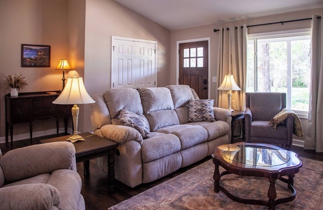 3-bedroom house near Deep River, Wolfspeed, Toyota, & Zoo
