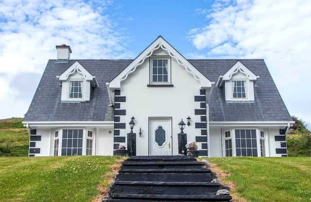 3 bedroom house on a farm , situated on the Beara Way walking trail.