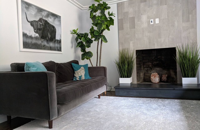 3 Bedroom Luxury Cape - Walk To Train & Beach