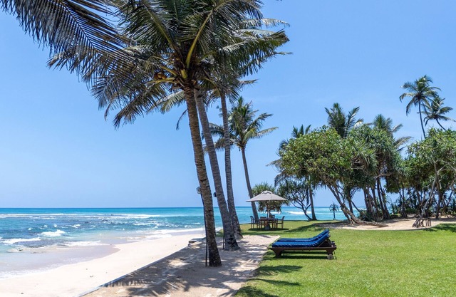 3 bedroom luxury villa on the beach- Exclusive. Fully Staffed. South Point Villa