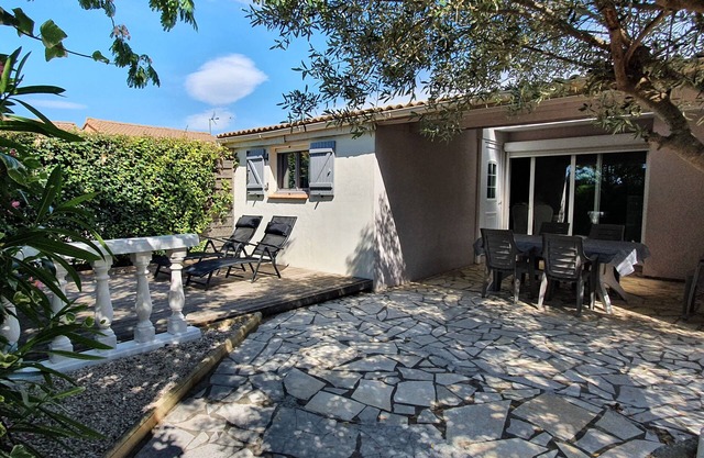 3-bedroom Pavilion in residence with swimming pool