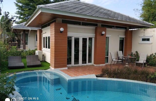 3 Bedroom pool villa for 6 pax