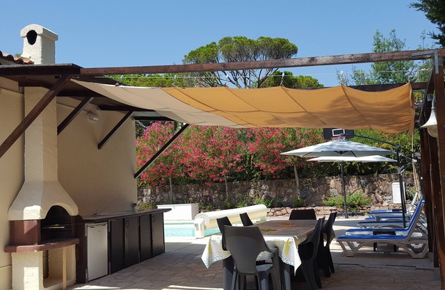 3 bedroom Upstairs Villa Apartment + shared heated pool in Boulouris, St Raphaël