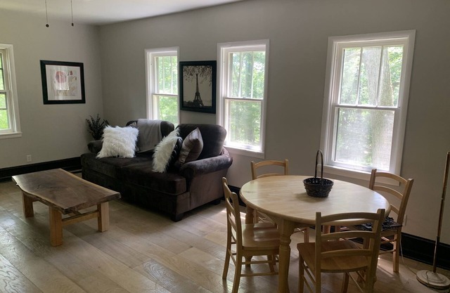 3-bedroom vacation home just 20 minutes from Six Flags St. Louis