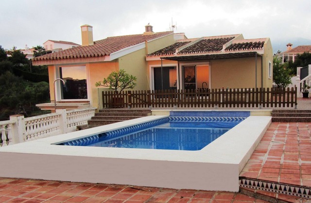 3 bedroom villa near the beach