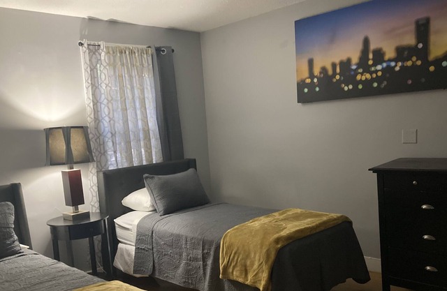 3 BEDROOM/WALKING DISTANCE to YALE UNIVERSITY