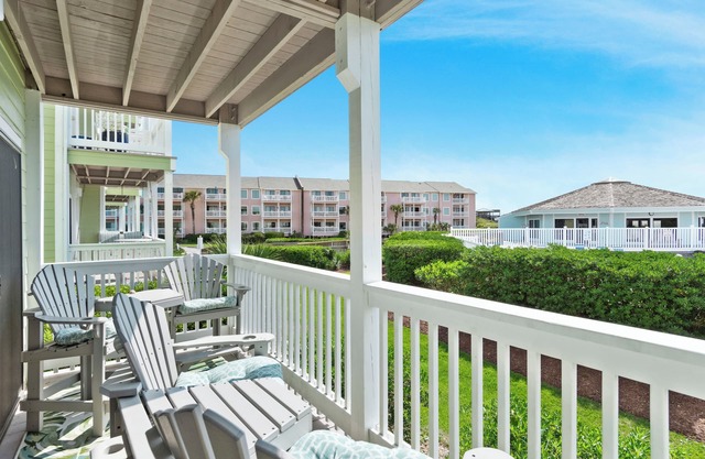 3 bedrooms, 2 bathrooms! 2 outdoor pools, 1 indoor pool!