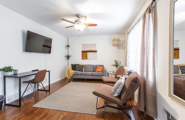 3 Bedrooms House in Waldo Kansas City