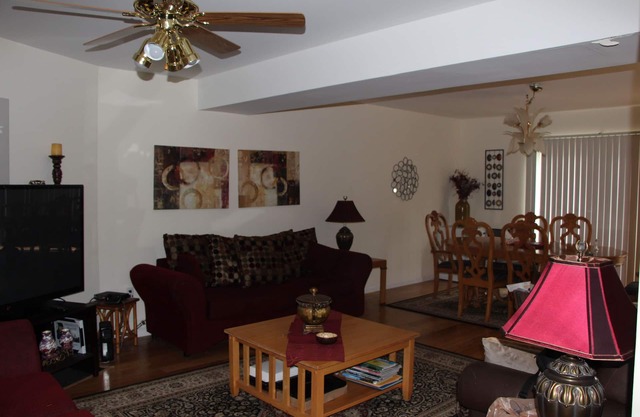 3 bedrooms Lake Front house Near Down Town & UVA