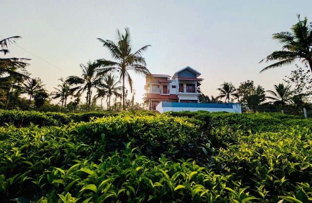 3 BHK villa in wonderful Mananthavady with WiFi, AC and infinity swimming pool.