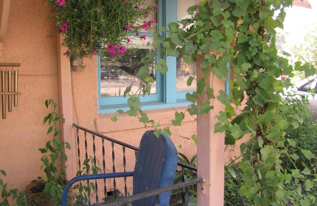 3 Blocks To Campus, Short Walk To 4th Ave, Downtown Tucson