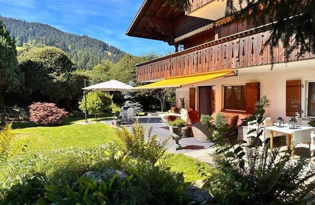 3 BR Classic Chalet in Gstaad By Smiling House
