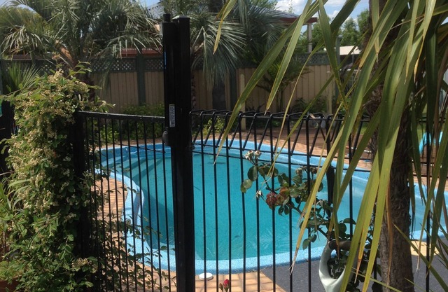 3 BR House light and airy close to beach and shops