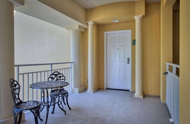 3 BR Villa Steps from Bloody Point Beach