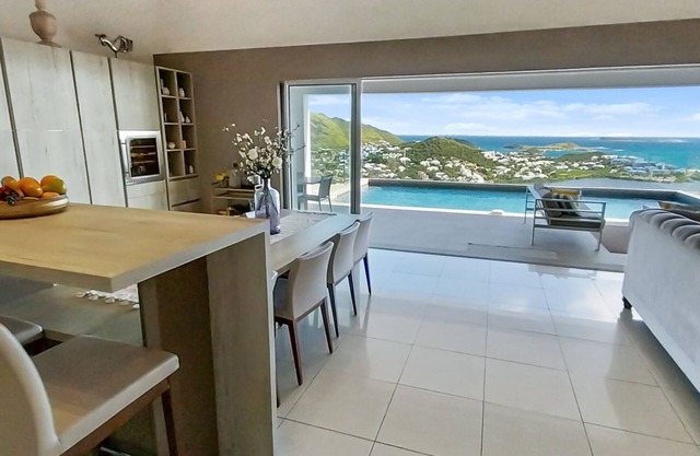 3 bedroom Villa La Casa del Jefe offers a 180° view from Orient Bay/Grand Case