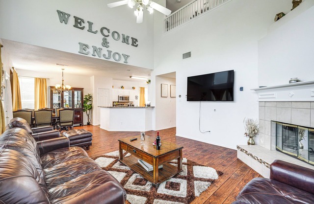 3 Mi to DFW: Pet-Friendly Euless Home