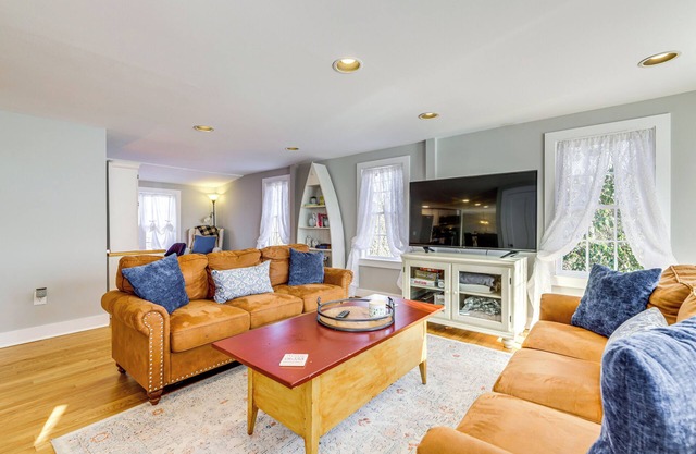 3 Mi to Dtwn: Mystic Getaway w/Deck & Grill!