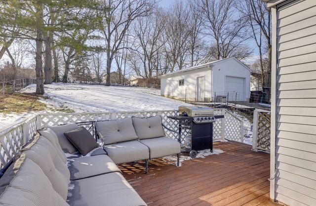 3 Mi to Englewood Dam: Pet-Friendly Home w/Yard!