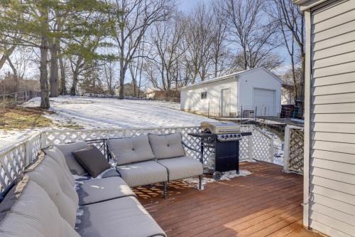 3 Mi to Englewood Dam Pet-Friendly Home with Yard!