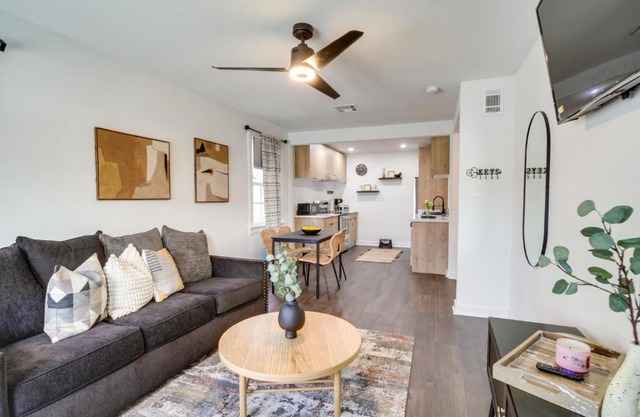 3 Mi to French Quarter Modern Apt in New Orleans