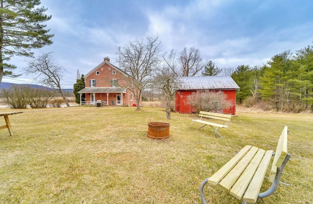 3 Mi to Penn's Creek Access: Hideaway w/Grill!