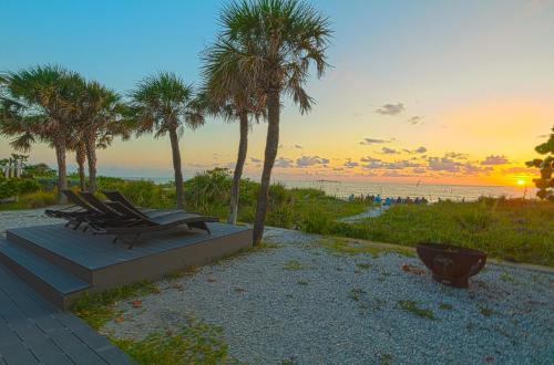 3 Palms Beachfront Cottages