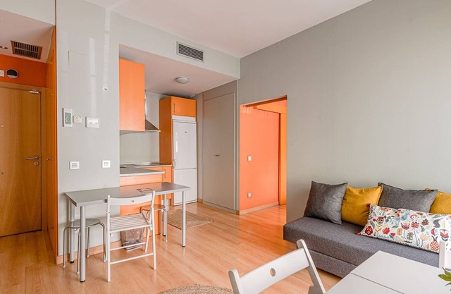 3 pax flat in Simancas by SharingCo