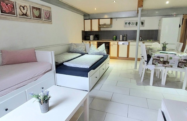 3 person vacation apartment in the countryside with plenty of space to linger