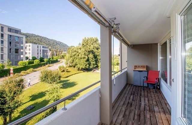 3 room apartment with garage and bus pass