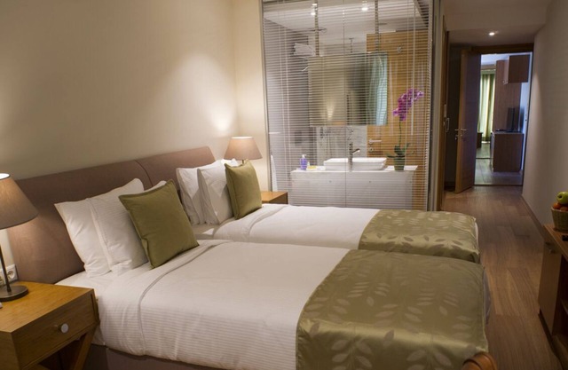 3 rooms connecting 90m2 private suites in nisantasi