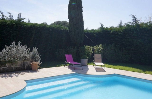 3-star gîte with swimming pool La Petite Gironde